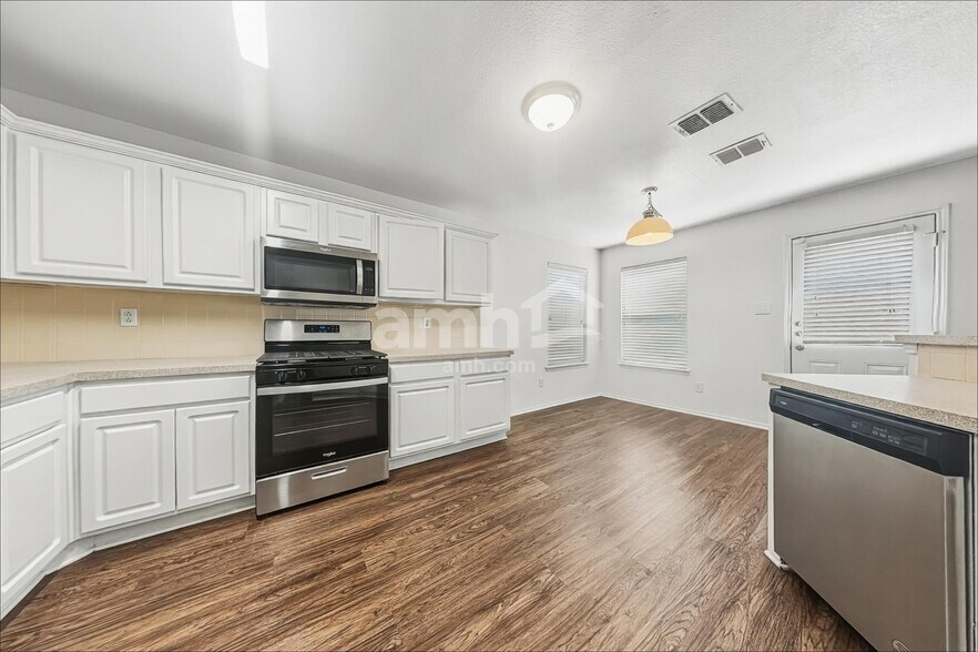 Building Photo - 1135 Trinity Trl