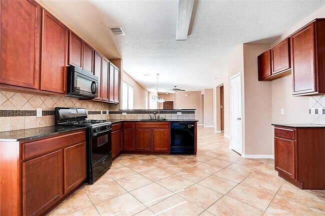 Building Photo - 907 Aft Valley Dr