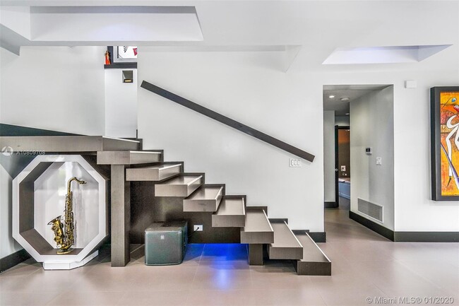 Building Photo - 2612 Key Largo Ln
