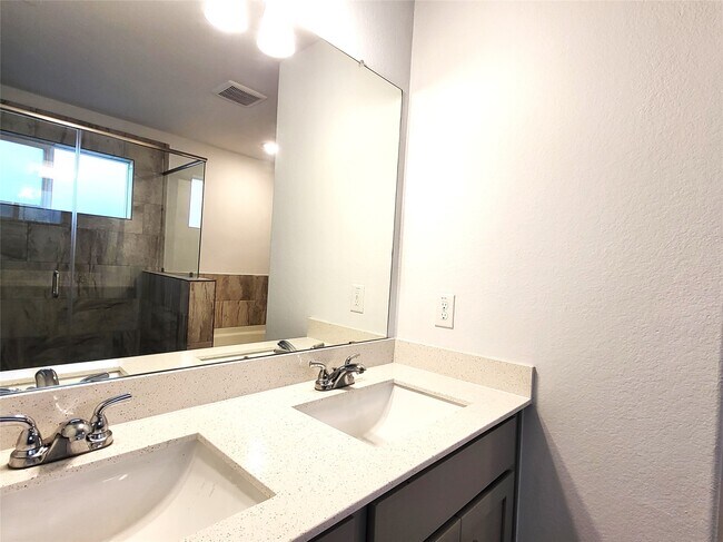 Building Photo - 1227 Marvista Ln