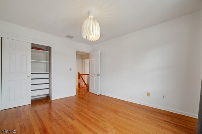 Building Photo - 17 Grove St