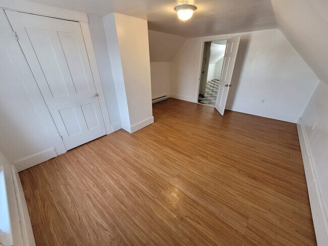 Building Photo - 273 Merrimack St