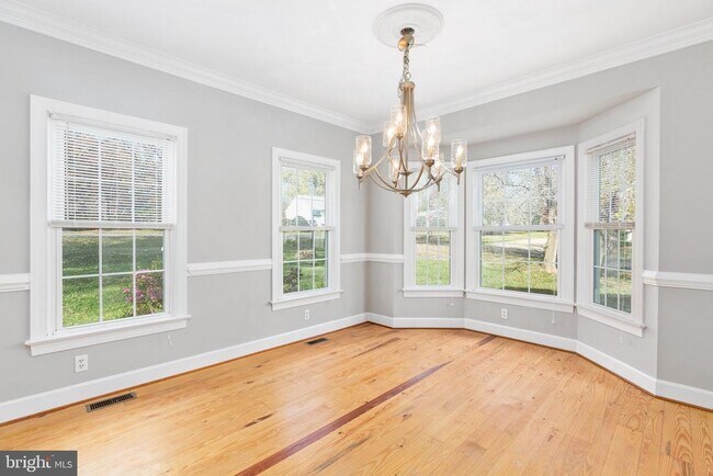 Building Photo - 1445 Heatherstone Dr