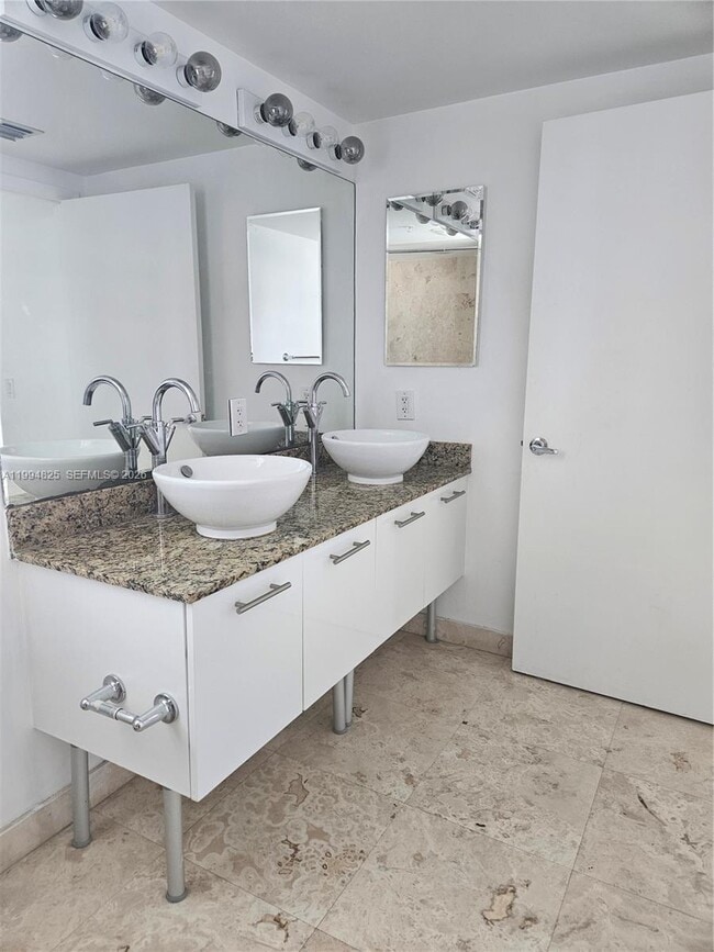 Building Photo - 41 SE 5th St