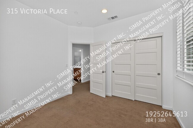 Building Photo - 315 Victoria Pl