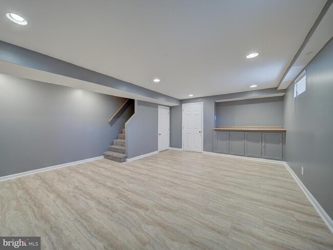 Building Photo - 2611 Keating St