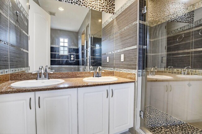 Building Photo - 8657 Blaze Ct