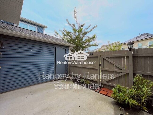 Building Photo - 1713 Dresdon Ln