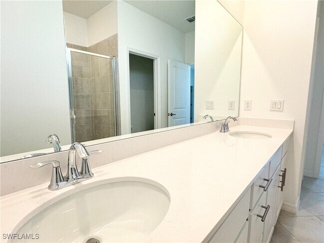 Building Photo - 2258 Avocado Ln