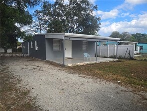 Building Photo - 1645 Lauderdale Manor Dr