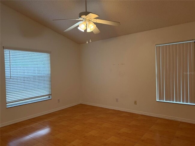 Building Photo - 13726 Meadowpark Ave