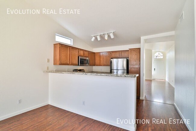 Building Photo - 3226 E Sequoia Dr