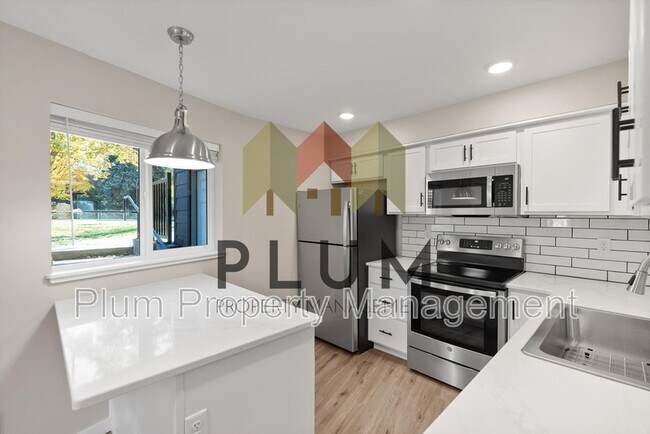 Building Photo - 705 Cleveland St