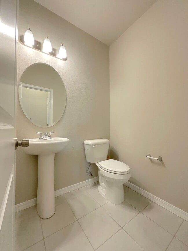 Building Photo - 3 Bedroom Townhome Available Near Tutt Blvd & E Woodmen Rd