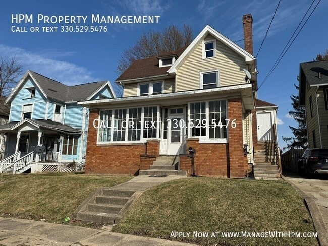 Building Photo - 116 11th St NE