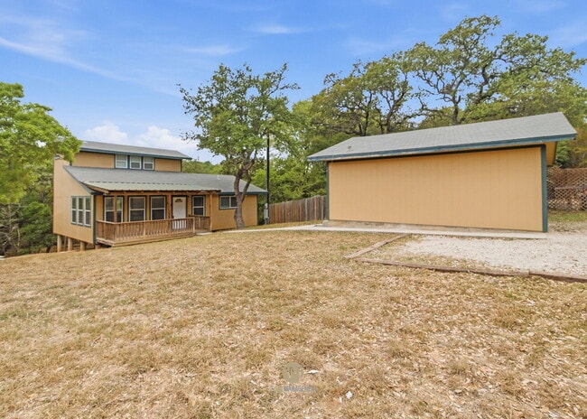 Building Photo - 3-bedroom, 2-bath home nestled in the Rolling Hills subdivision in Canyon Lake
