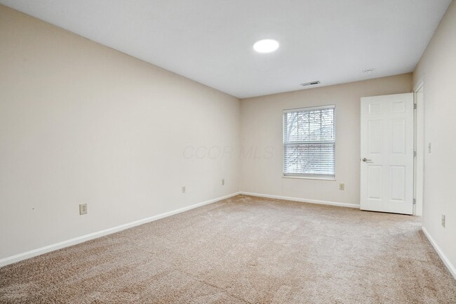 Building Photo - 5066 Stratford Pine Ln