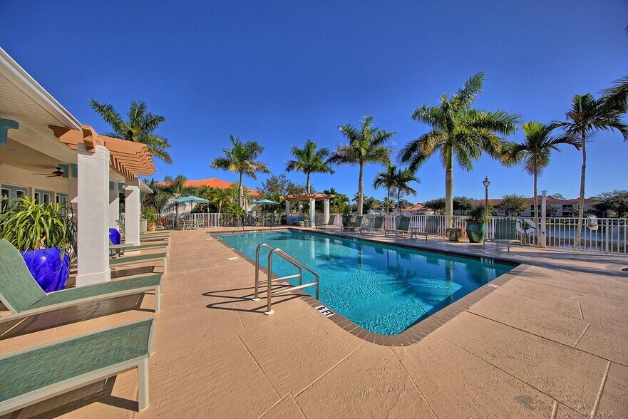 Building Photo - 3695 Island Club Dr