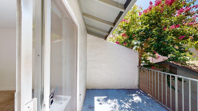 Building Photo - 18215 Happy Ln