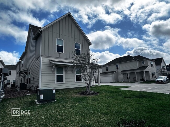 Building Photo - ADDISON