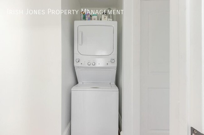 Building Photo - 9 West Ave