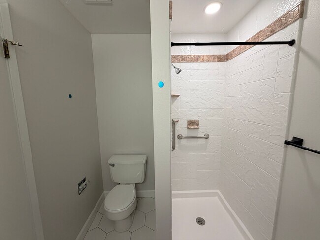 Building Photo - 529 S Xenon Ct