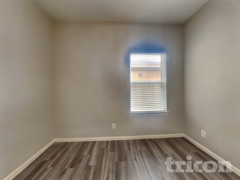 Building Photo - 6103 Coleus St