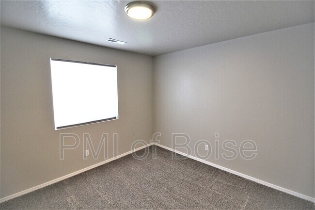 Building Photo - 973 S Rangipo Ave