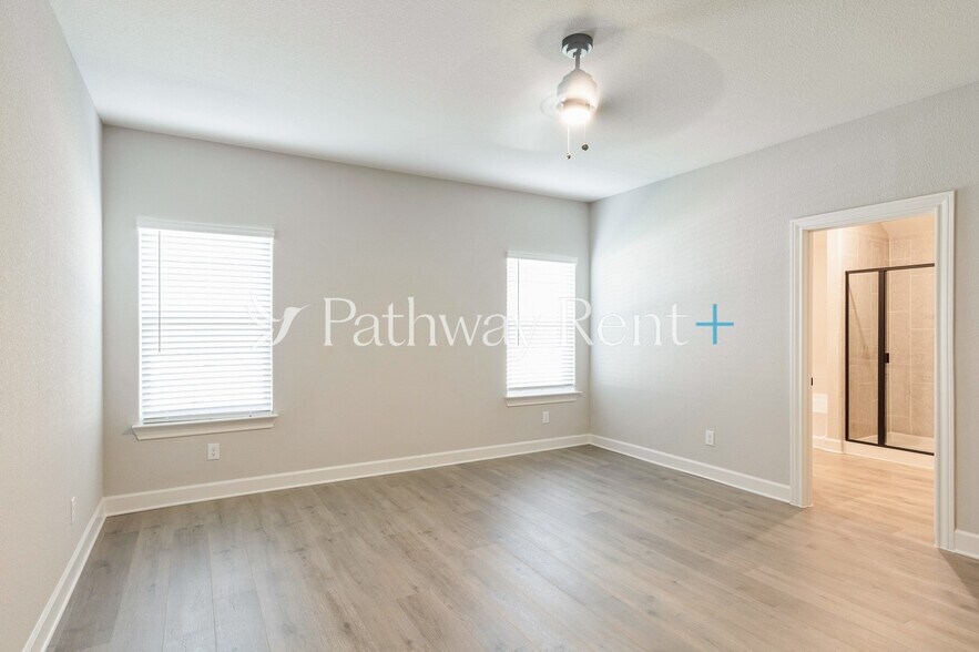 Building Photo - 1101 Costa Vista Trl