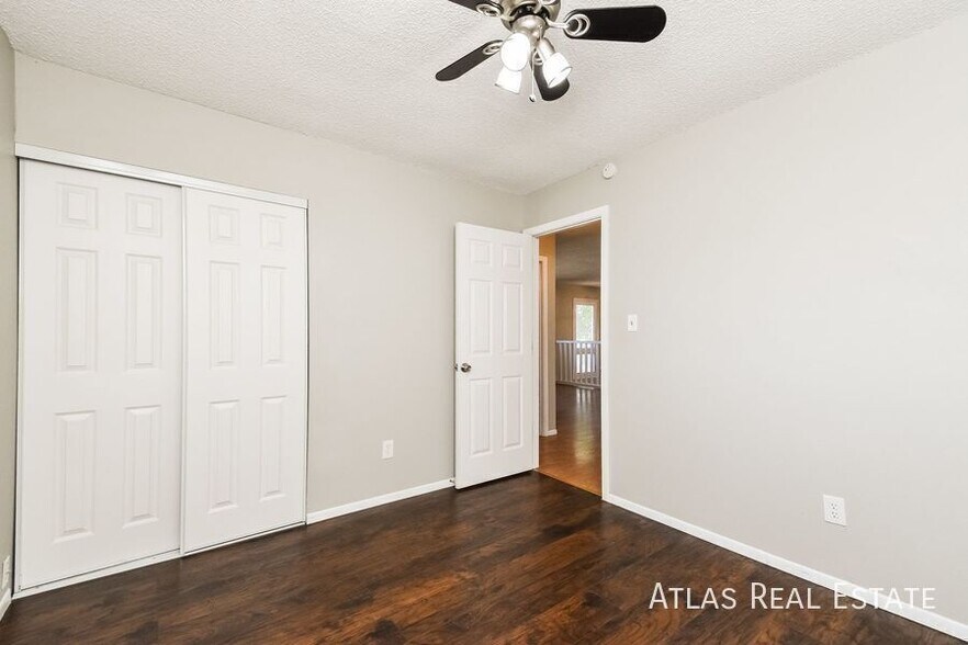 Building Photo - 4319 Moonbeam Dr