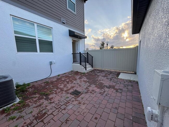 Building Photo - 16001 Grafton Wy