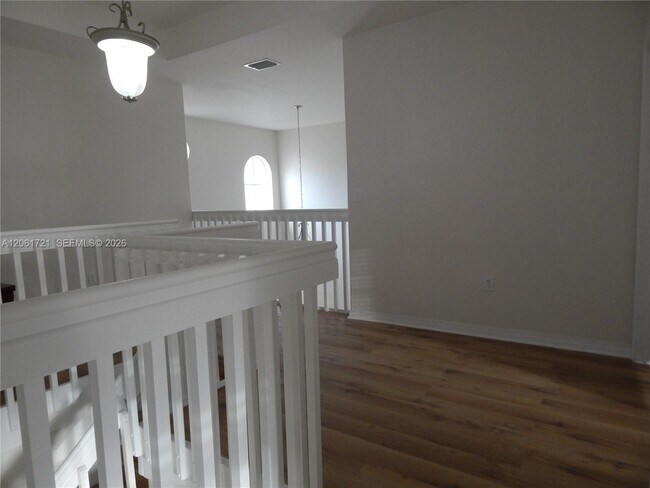 Building Photo - 320 SW 87th Ct