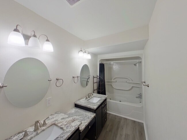 Building Photo - 3534 W 11th St N