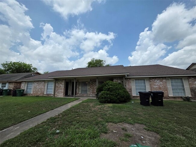 Building Photo - 12742 Shannon Hills Dr