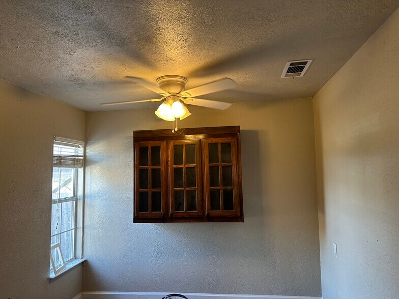 laundary room - 1203 12th St