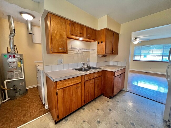 Building Photo - 2-Bedroom 1-Bathroom Duplex in West Fort Collins