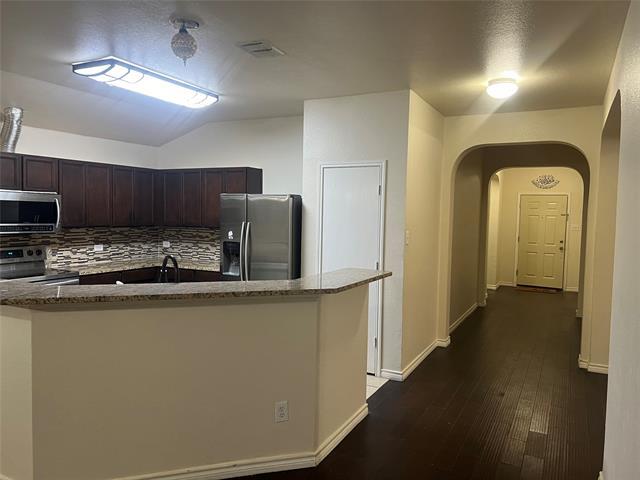 Building Photo - 6949 Sylvan Meadows Dr