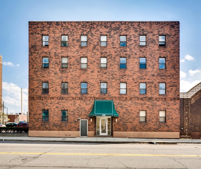 Building Photo - Milwaukee Apartments