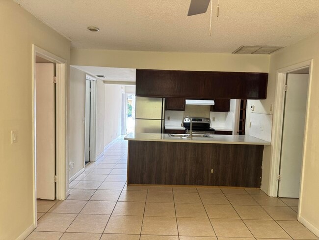 Building Photo - 1119 Goldenrod Rd