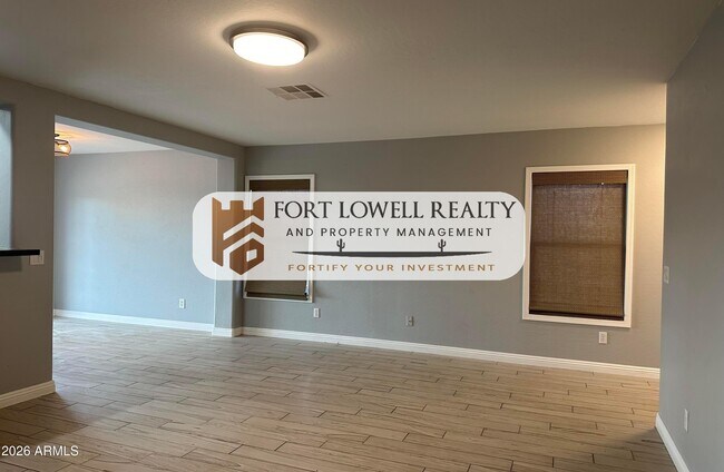 Building Photo - 1401 S 228th Ln