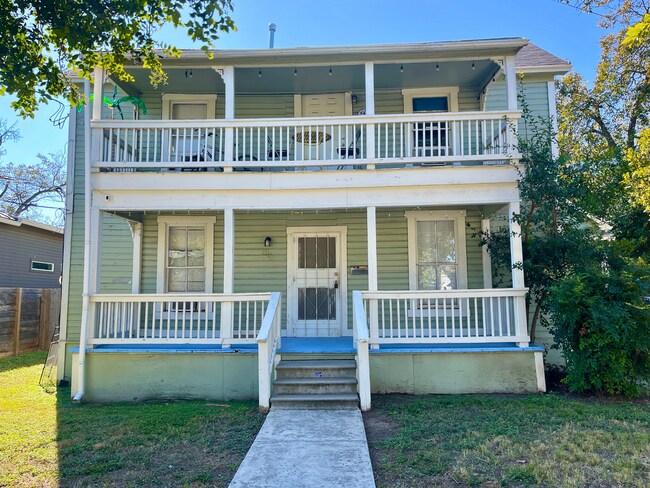 Primary Photo - 816 Hays St