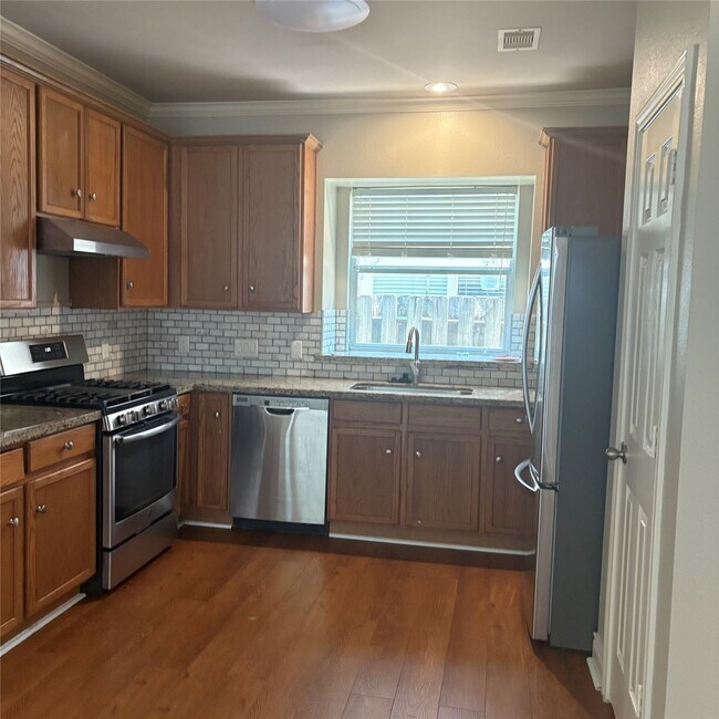 Building Photo - 14322 Summer Garden Dr