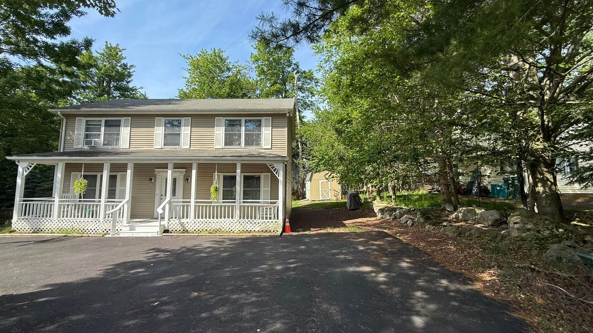 Building Photo - 1140 Country Pl Dr