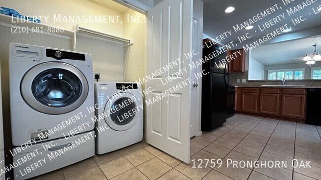 Building Photo - 12759 Pronghorn Oak