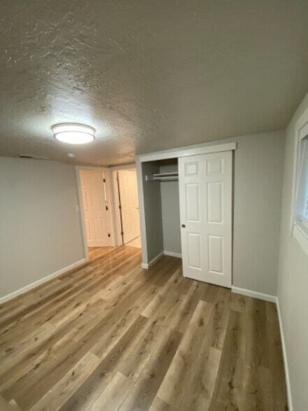 Building Photo - 21255 Willamette Dr