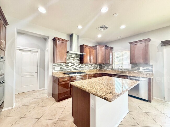 Building Photo - 3159 E Chisum Ln