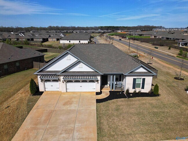 Building Photo - 401 Peach Orch Ln
