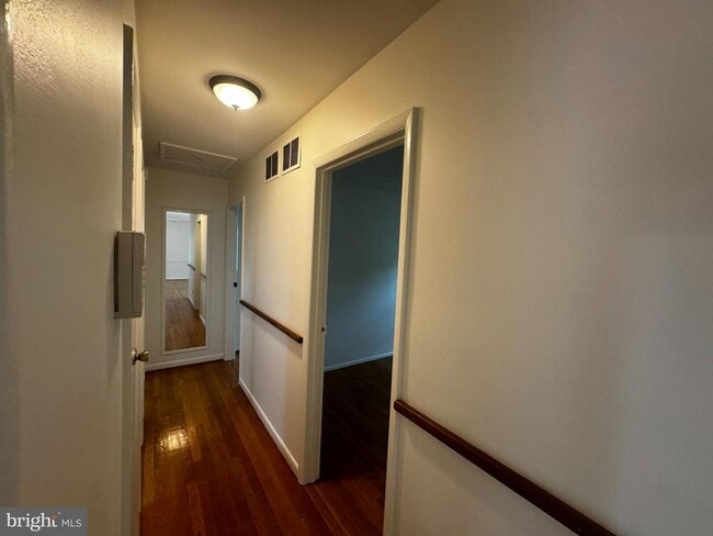 Building Photo - 2508 St John Pl