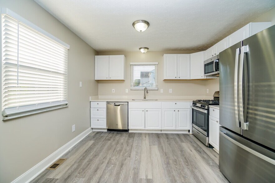 Building Photo - 828 Spivey Ln