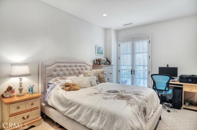 Building Photo - 41 Bianco